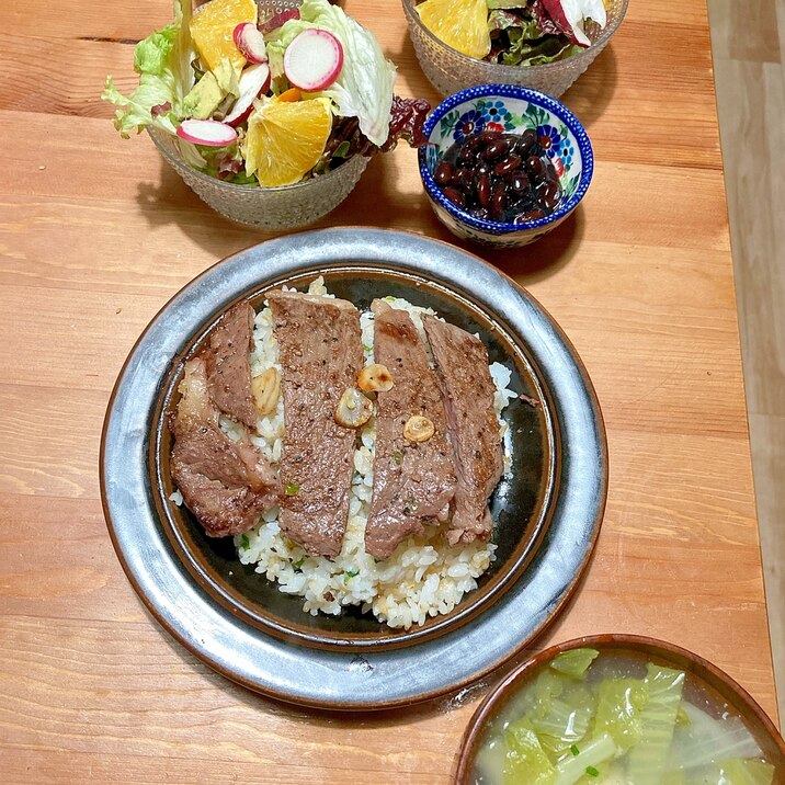 ガリバタステーキライス